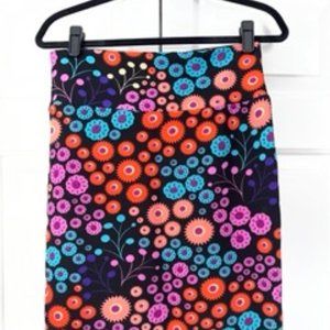 LuLaroe Cassie Straight knee length MED